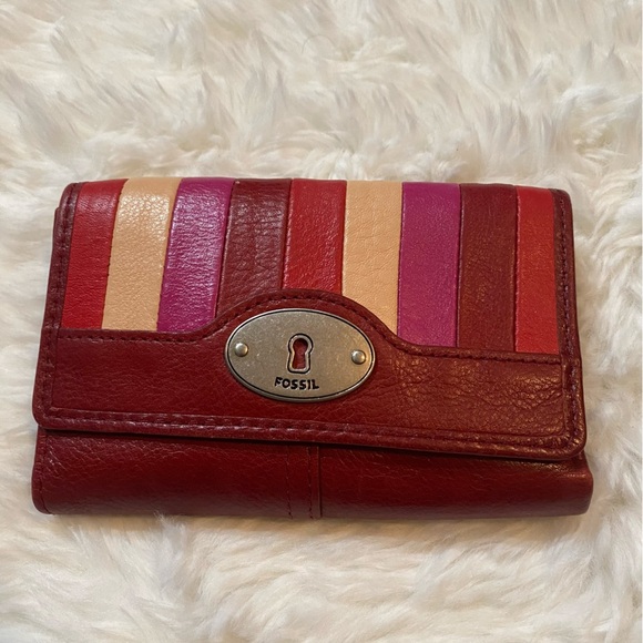 Fossil Red Trifold Wallet - Picture 1 of 9